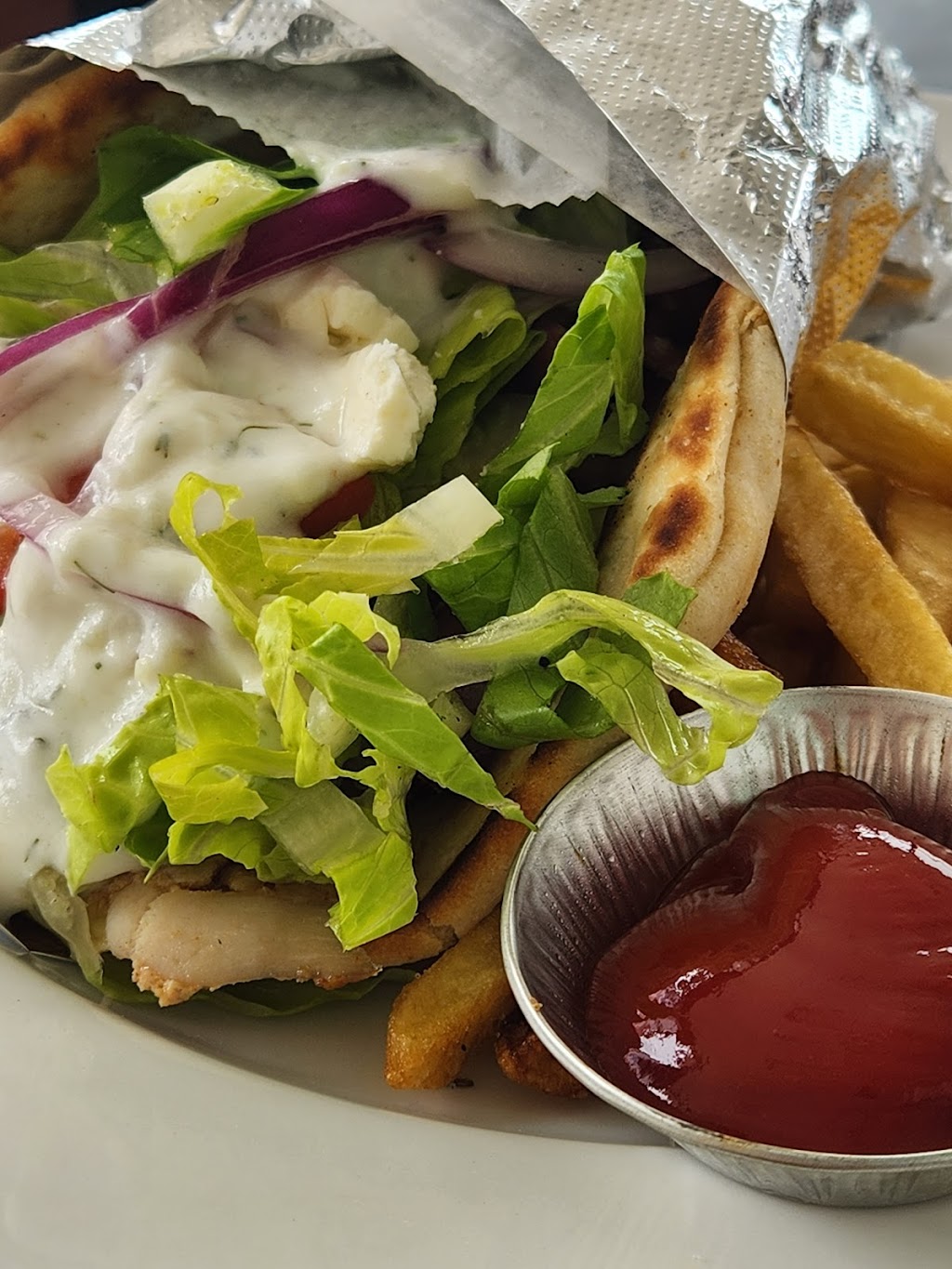 Beytis Mediterranean Grill and Pizza | restaurant | 548 John Fitch Hwy, Fitchburg, MA 01420, USA | 9786273474 OR +1 978-627-3474