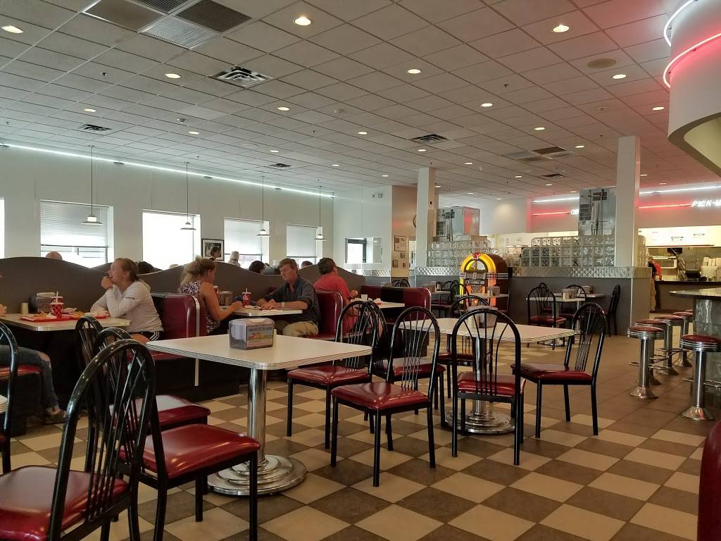 Tom Wahls Canandaigua | restaurant | 2510 Rochester Rd, Canandaigua, NY 14424, USA | 5853939170 OR +1 585-393-9170