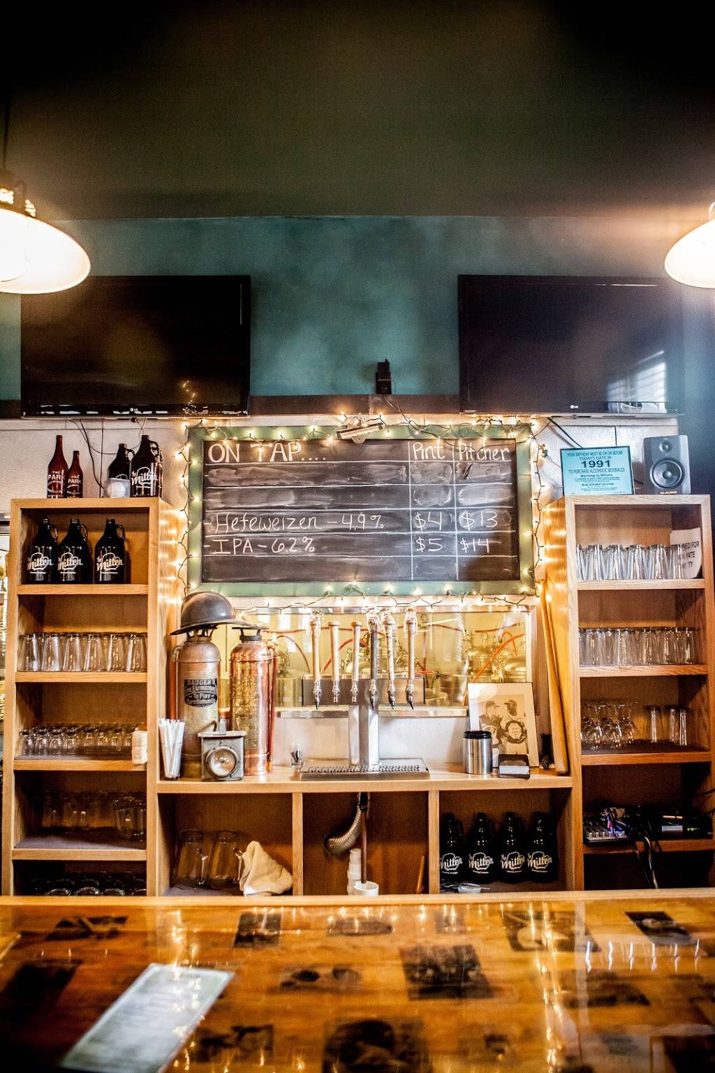 The Mitten Brewing Company | restaurant | 527 Leonard St NW, Grand Rapids, MI 49504, USA | 6166085612 OR +1 616-608-5612