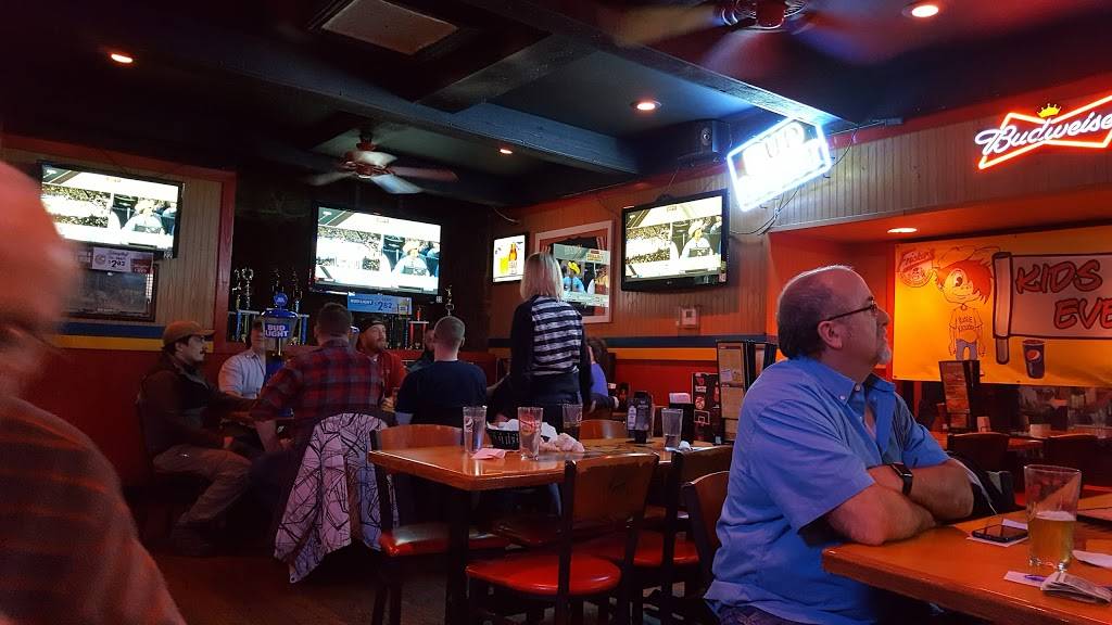 Frickers Restaurant | restaurant | 1818 Woodman Dr, Dayton, OH 45420, USA | 9372529007 OR +1 937-252-9007