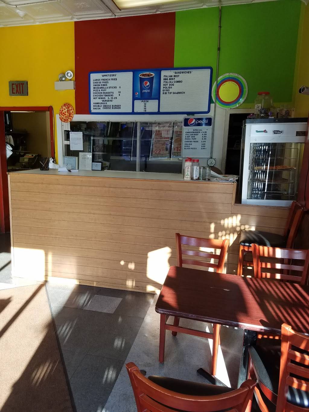 Little Clown Pizza | restaurant | 2801 N Central Park Ave, Chicago, IL 60618, USA | 7732767776 OR +1 773-276-7776