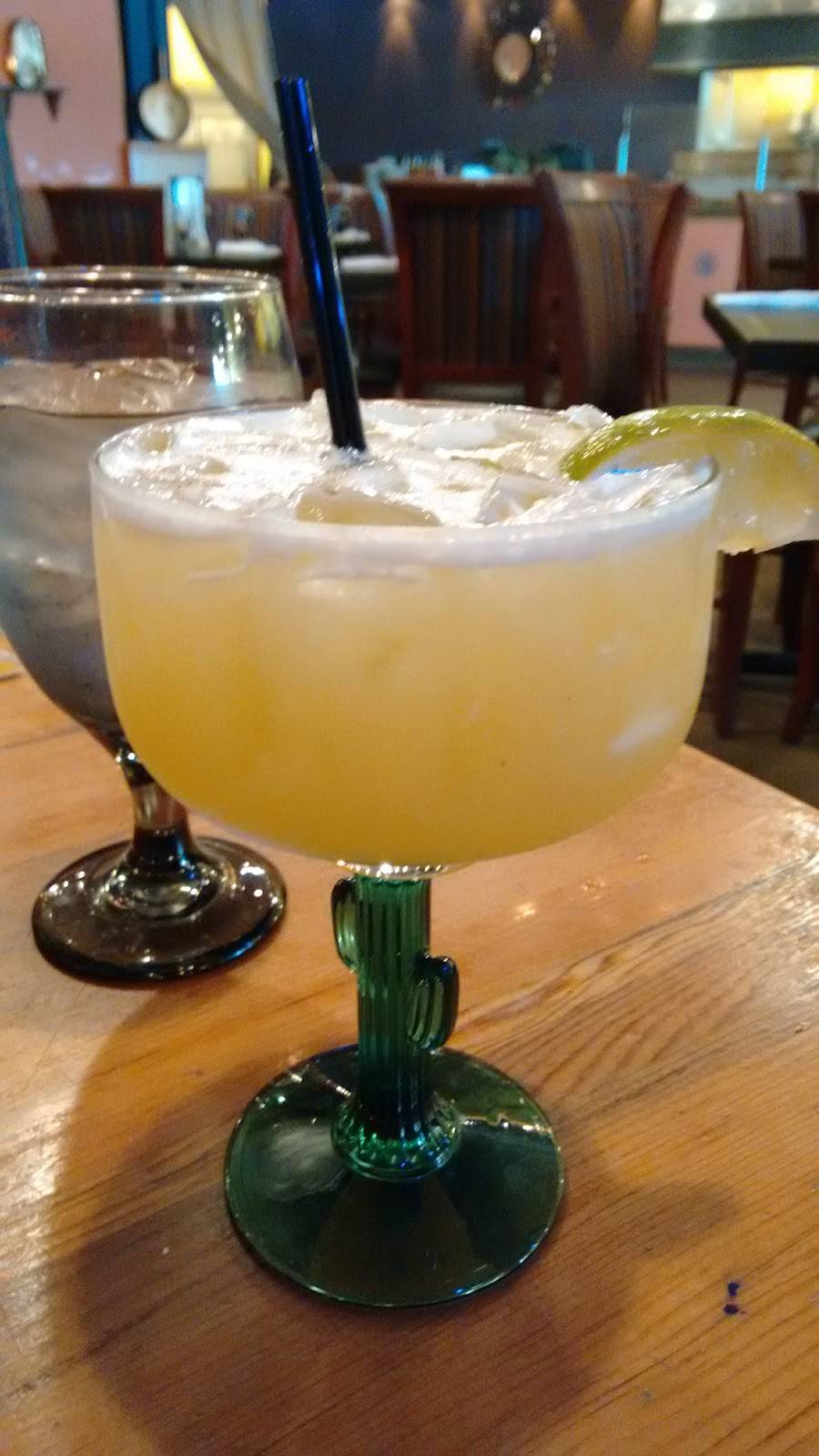 Bueno Loco | restaurant | 240 US-1, Falmouth, ME 04105, USA | 2076197057 OR +1 207-619-7057