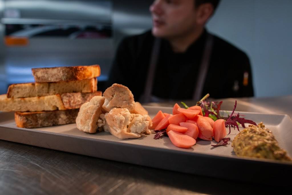 Henrys Ocean View Dining | restaurant | The Waterfront Beach Resort, a Hilton Hotel 21100, CA-1, Huntington Beach, CA 92648, USA | 7148458450 OR +1 714-845-8450