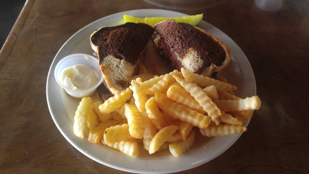 sidelines grill | restaurant | 220 Ren Mar Dr, Pleasant View, TN 37146, USA | 6157464252 OR +1 615-746-4252