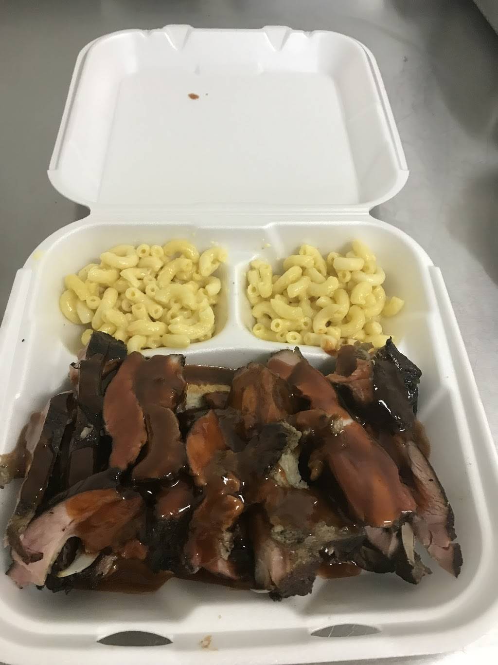 Pigees BBQ | restaurant | 51318 IN-933, South Bend, IN 46637, USA | 5743866191 OR +1 574-386-6191