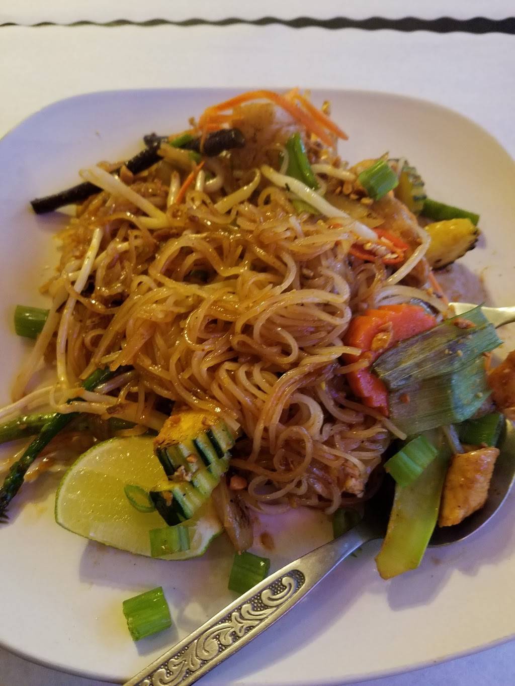 Thai House Restaurant | restaurant | 2109, 1742 El Camino Real, Redwood City, CA 94063, USA | 6504878496 OR +1 650-487-8496