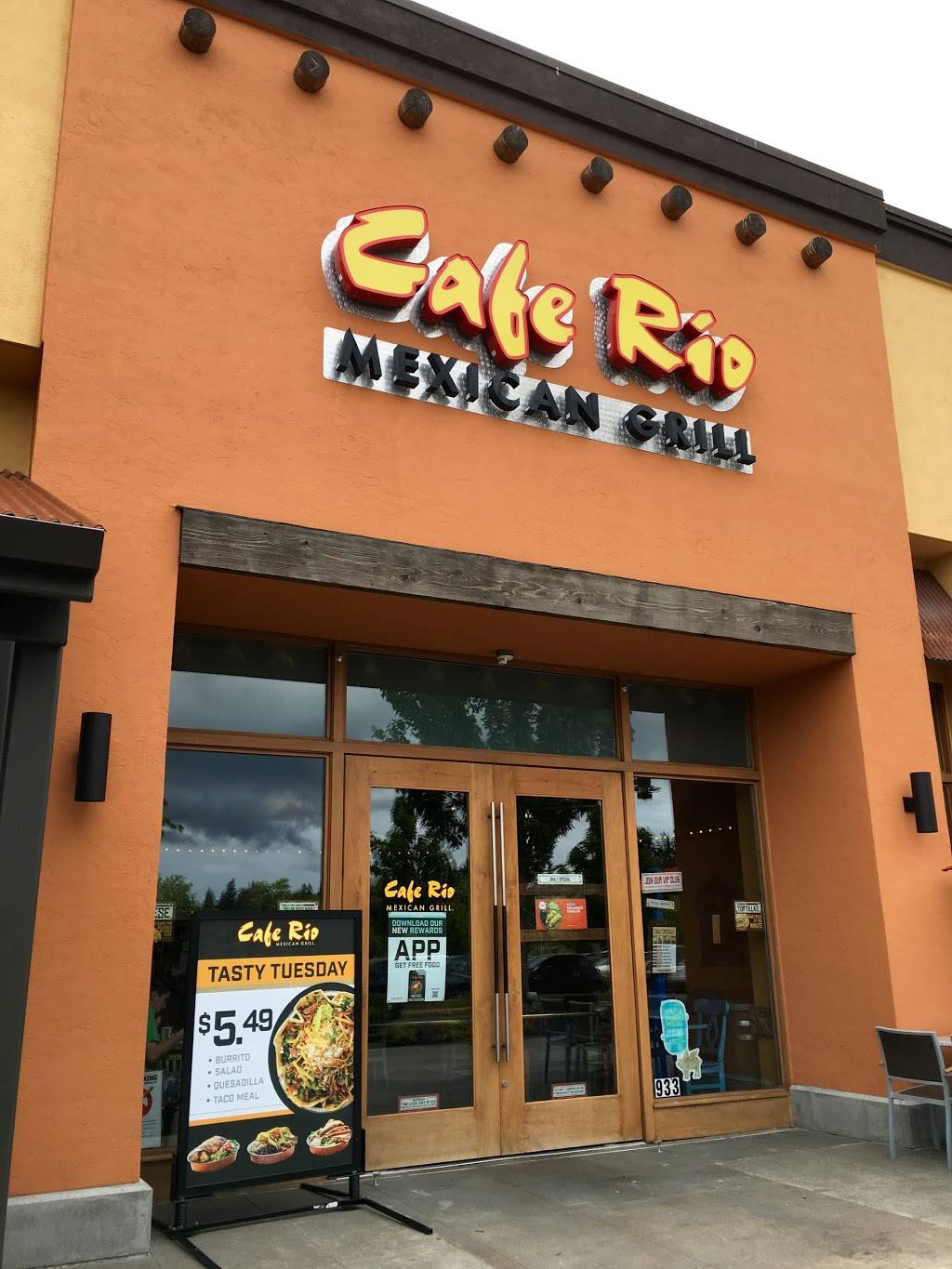 Cafe Rio | restaurant | 3000 184th St SW, Lynnwood, WA 98037, USA | 4255631300 OR +1 425-563-1300