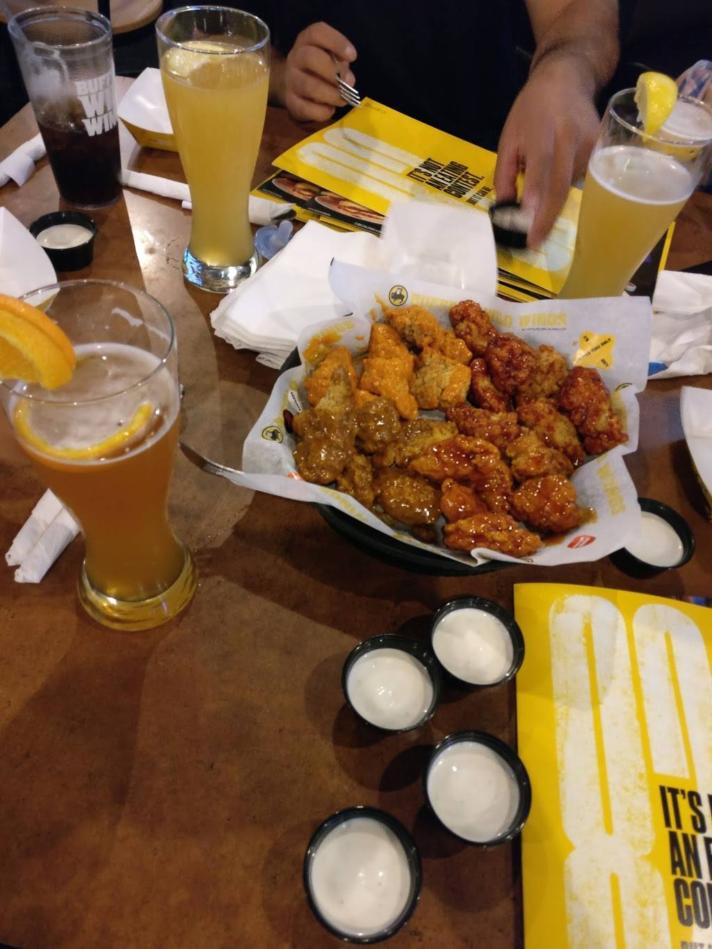 Buffalo Wild Wings | restaurant | 1576 S Azusa Ave, City of Industry, CA 91748, USA | 6268106479 OR +1 626-810-6479