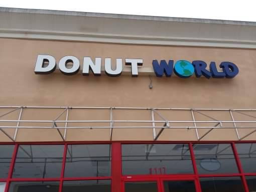 Donut World | restaurant | Donut World, 1117 E McNeese St, Lake Charles, LA 70607, USA | 3376026119 OR +1 337-602-6119