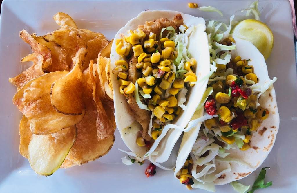 Lookout Tavern | restaurant | 8 Seaview Ave, Oak Bluffs, MA 02557, USA | 5086969844 OR +1 508-696-9844