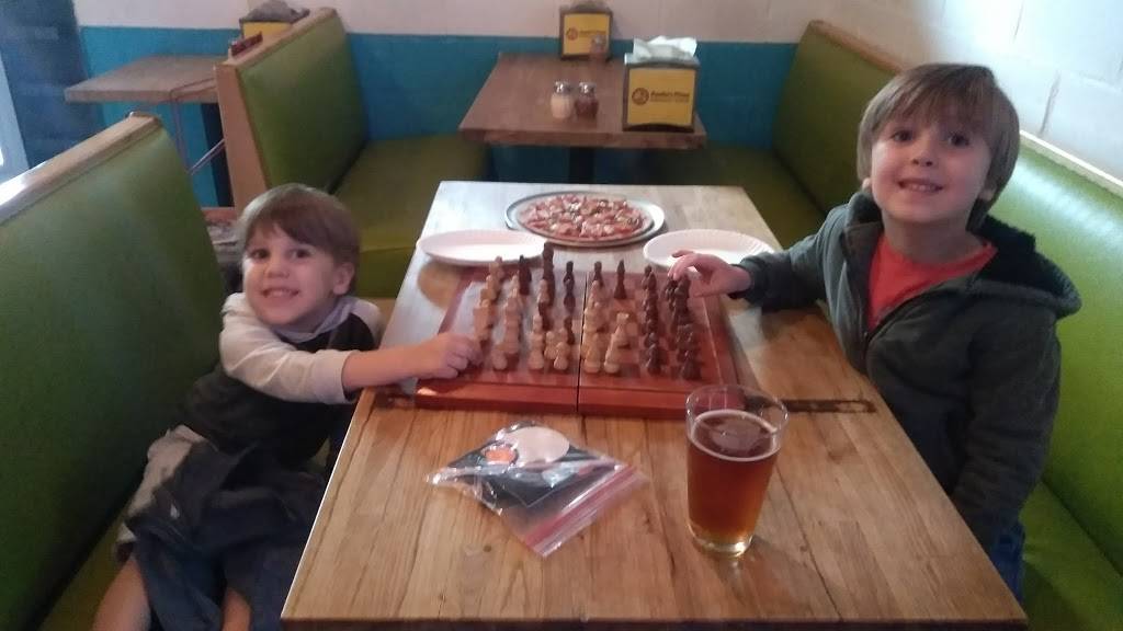 Austins Pizza Cuernavaca | restaurant | 1705 N Cuernavaca Dr N, Austin, TX 78733, USA | 5127958888 OR +1 512-795-8888