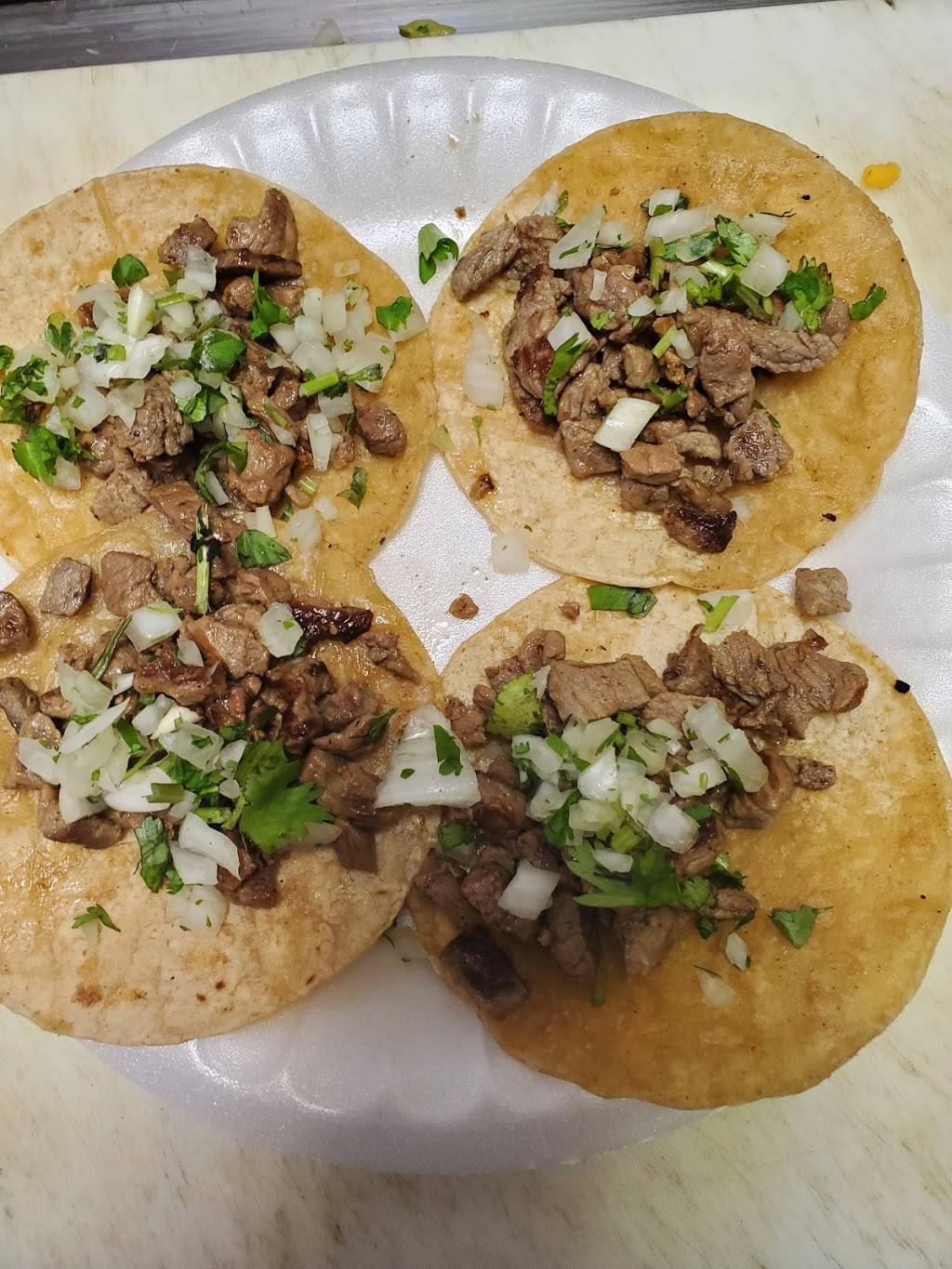 Linas Restaurant | restaurant | 4910 E Central Ave, Wichita, KS 67208, USA | 3164407028 OR +1 316-440-7028