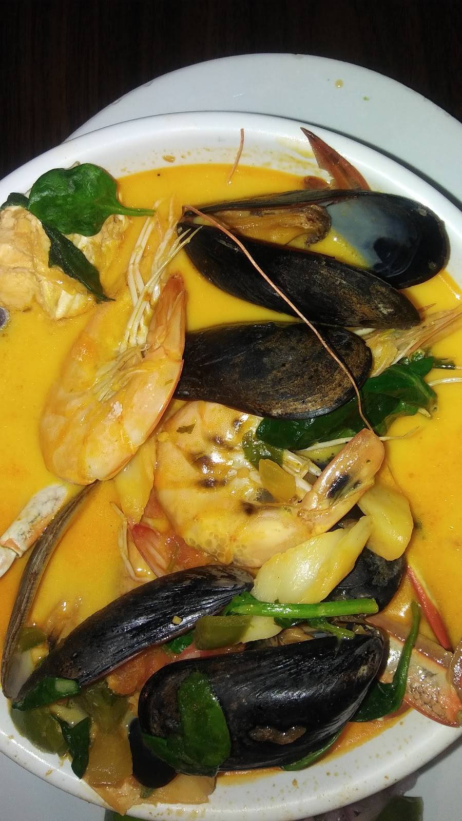 Pupuseria La Familiar | restaurant | 8145 Baltimore Ave K, College Park, MD 20740, USA | 3014748484 OR +1 301-474-8484