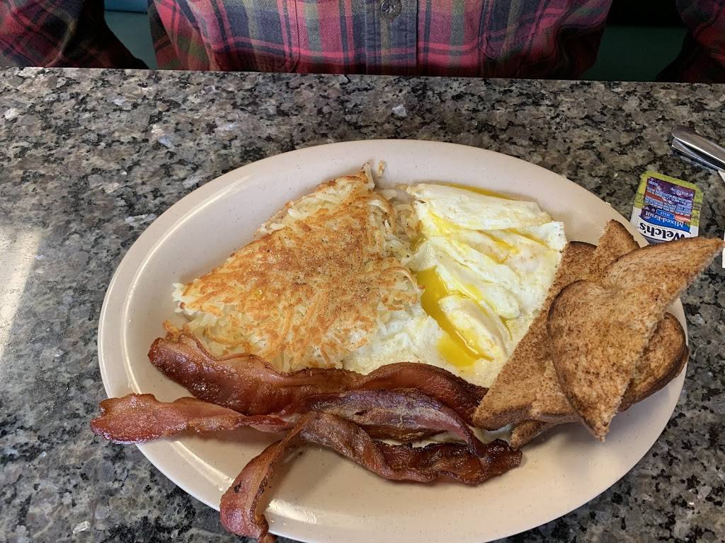 Darlin Grammas Cafe | cafe | 13685 US-441, Summerfield, FL 34491, USA | 3523074991 OR +1 352-307-4991