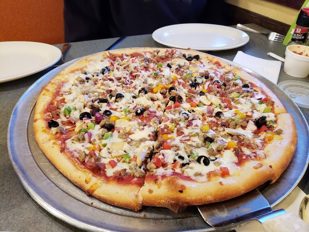 Pietros Neighborhood Pizzeria | restaurant | 2418 Gilmer Rd, Longview, TX 75604, USA | 9032957900 OR +1 903-295-7900