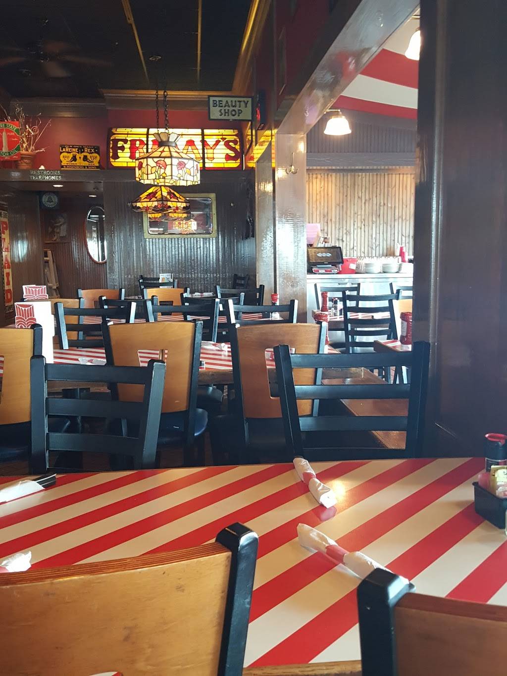 TGI Fridays | restaurant | 4638 S 76th St, Greenfield, WI 53220, USA | 4142817896 OR +1 414-281-7896