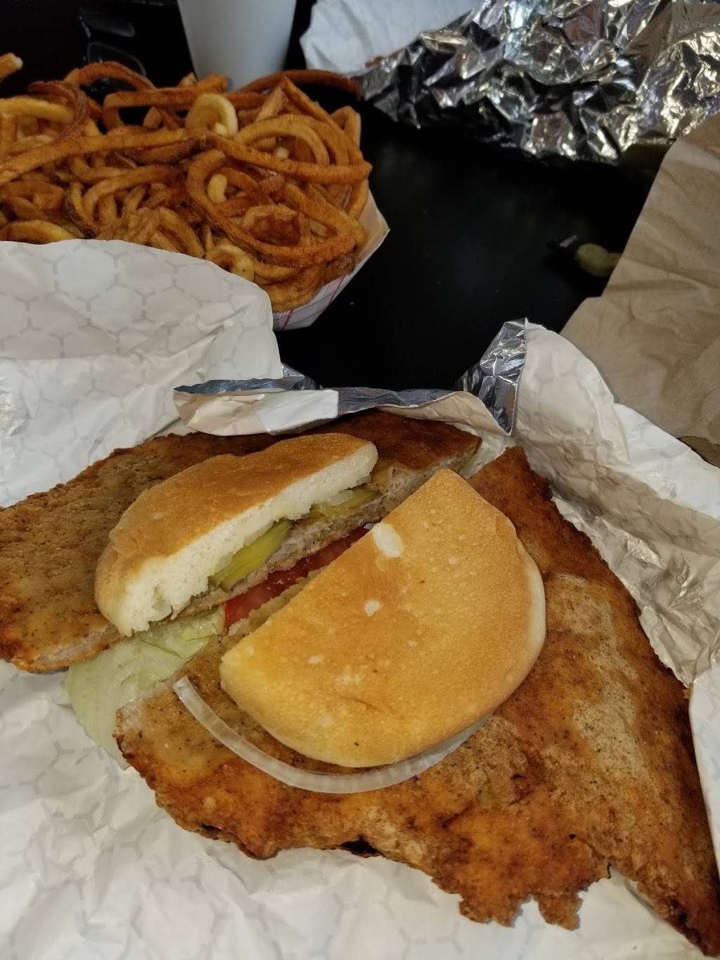 The Suzy Q | restaurant | 159 S Peculiar Dr, Peculiar, MO 64078, USA | 8167790806 OR +1 816-779-0806