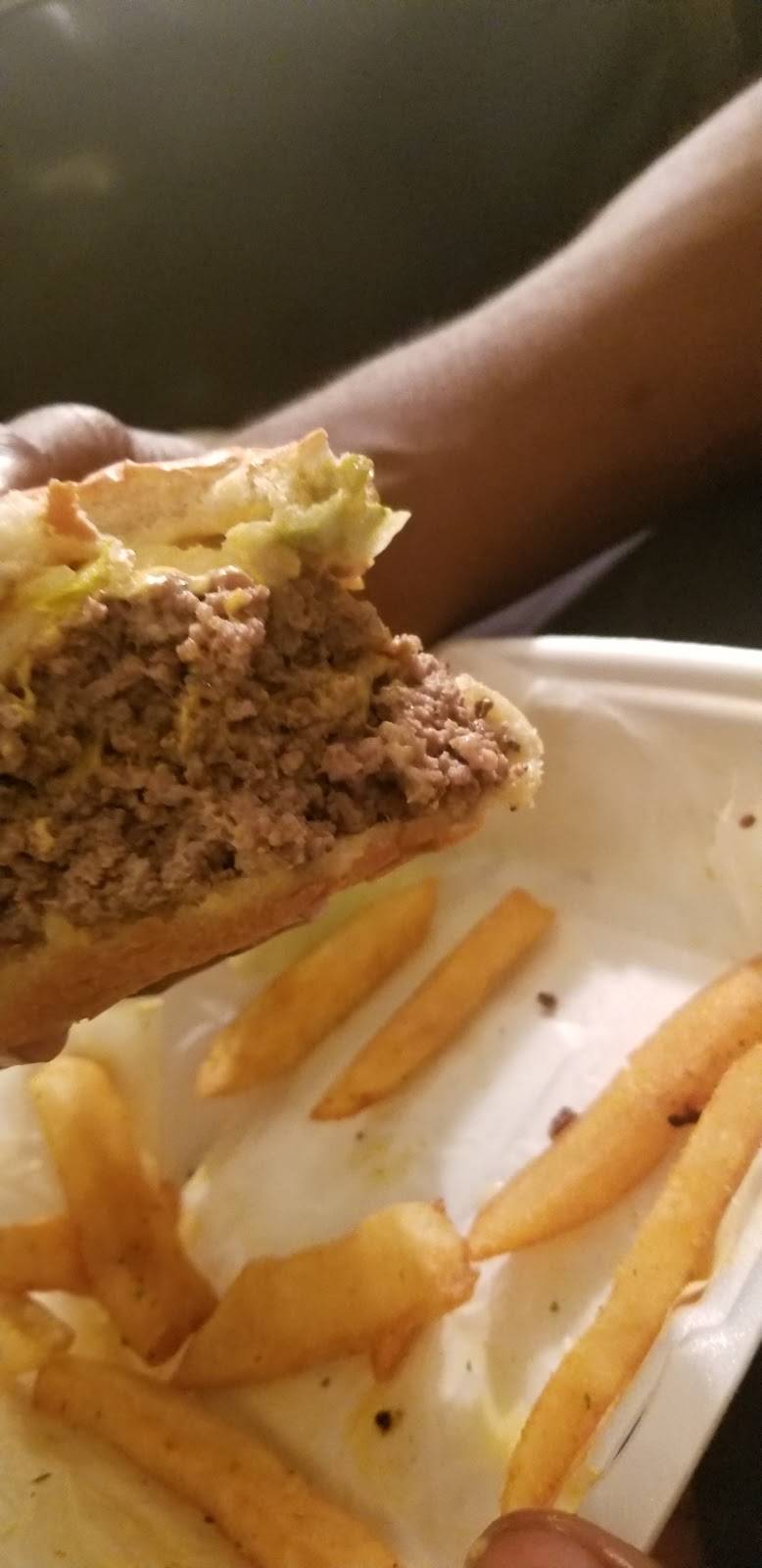 Hugstable Sports Bar & Grill | restaurant | 813 Jackson Ave, Memphis, TN 38107, USA | 9015222911 OR +1 901-522-2911