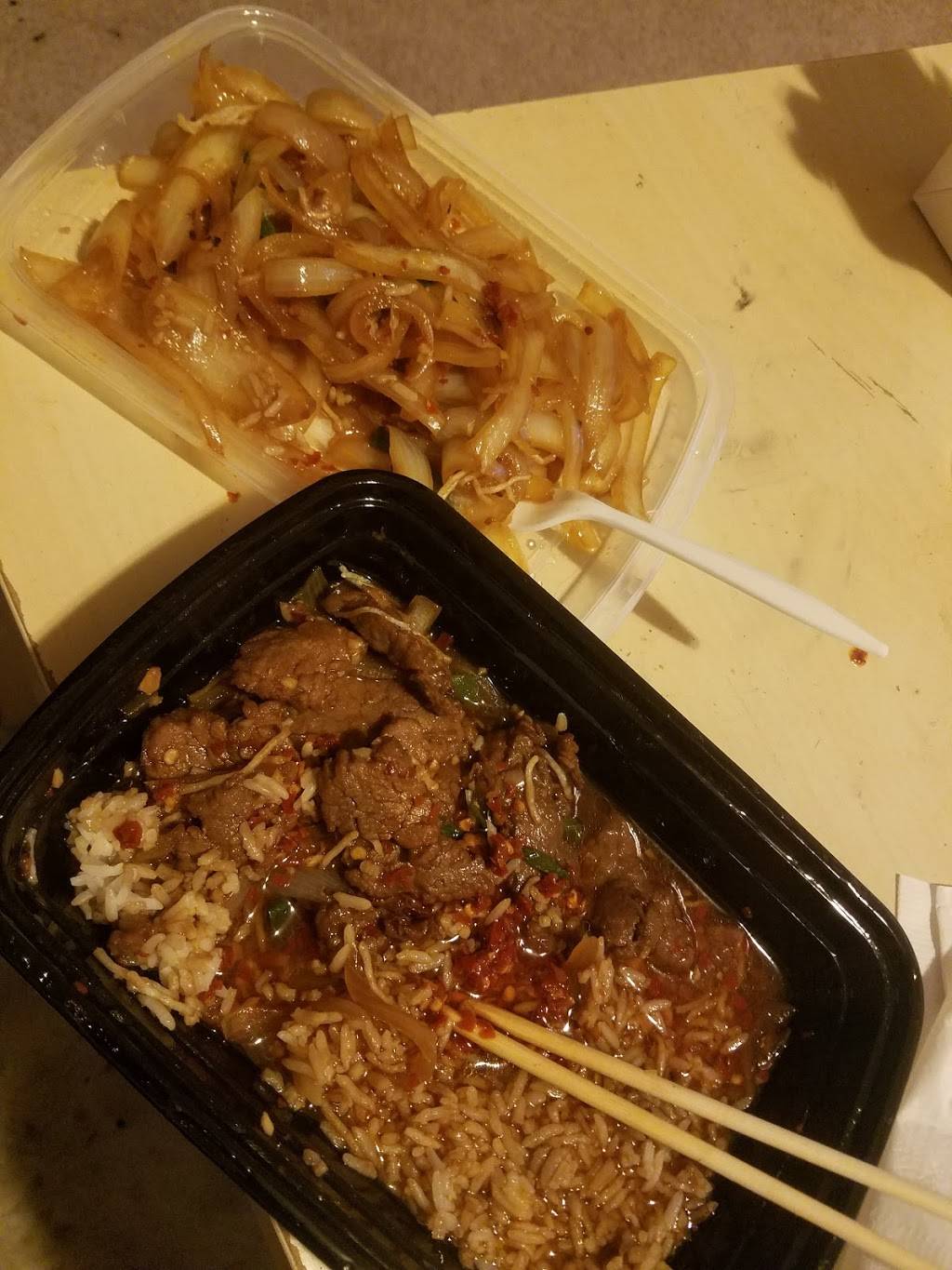 Thee Asian Restaurant | restaurant | 1811 W North Ave, Chicago, IL 60622, USA | 7732522218 OR +1 773-252-2218