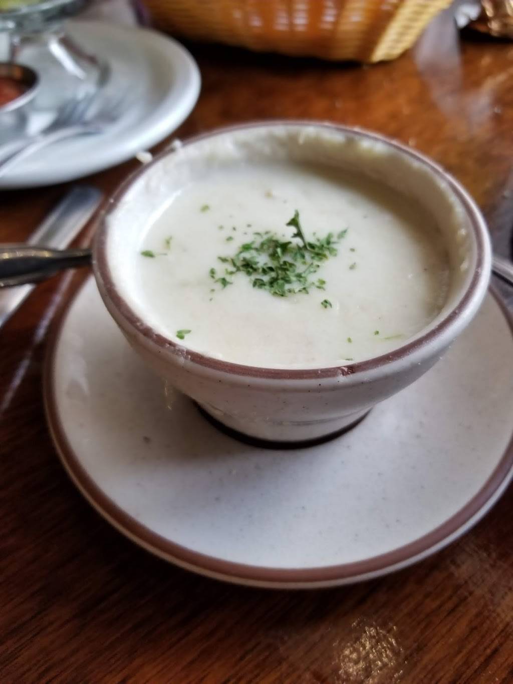 Little Whale Seafood | restaurant | 716 Magnolia Ave, Millbrae, CA 94030, USA | 6506974004 OR +1 650-697-4004