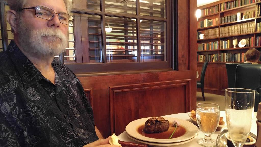 Old Colonial Inn | restaurant | 216 N 3rd St, Kentland, IN 47951, USA | 2194746774 OR +1 219-474-6774