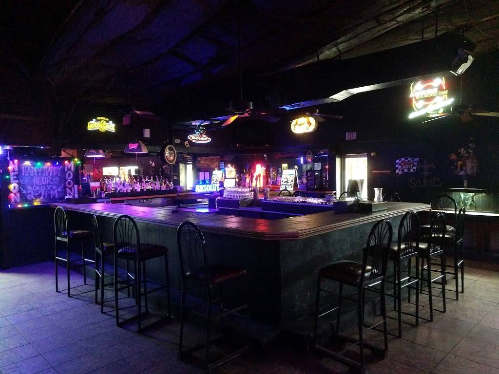 Neon Moon Restaurant and Social Club | restaurant | 4672 TX-154, Yantis, TX 75497, USA | 9033837008 OR +1 903-383-7008