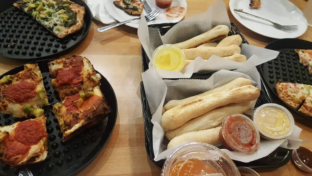 Noble Roman’s Pizza | restaurant | 1438 W Main St, Carmel, IN 46032, USA | 3178463377 OR +1 317-846-3377