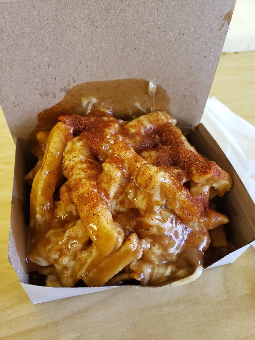 Henrys Fish & Chips | restaurant | 833 Westlock Rd, Mississauga, ON L5C 1K7, Canada | 9052771250 OR +1 905-277-1250