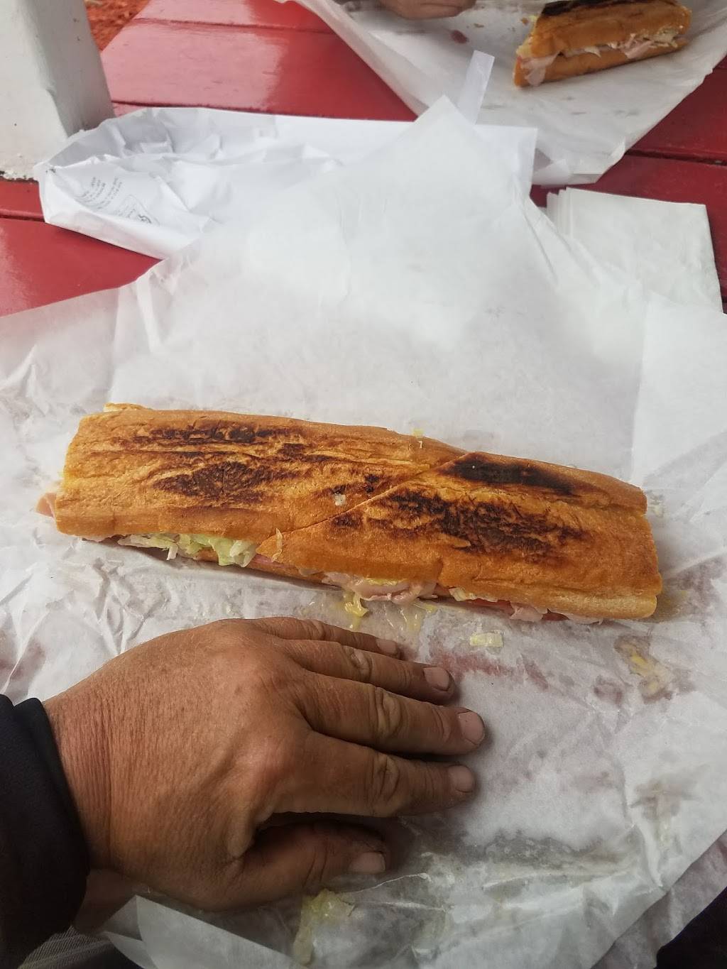 The Strawberry Hut | restaurant | 1505 N Wheeler St, Plant City, FL 33563, USA | 8137523779 OR +1 813-752-3779