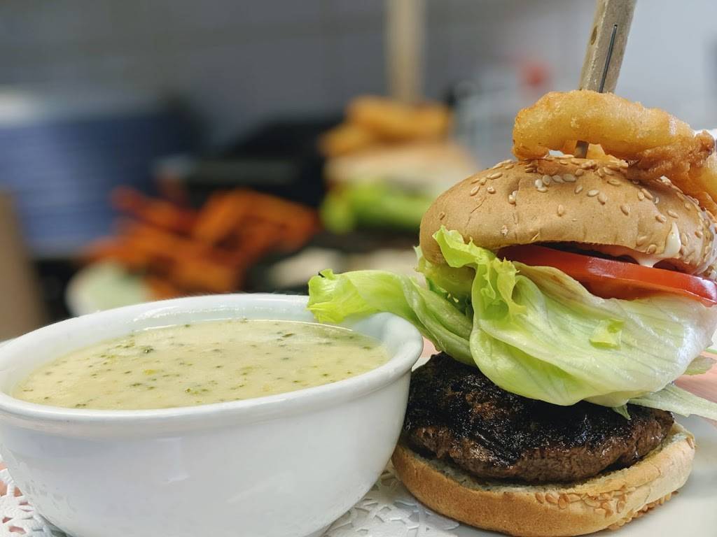 Harbourview Marina Restaurant | restaurant | 5 Bay St W, Brighton, ON K0K 1H0, Canada | 6134751515 OR +1 613-475-1515