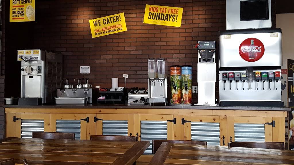 Dickeys Barbecue Pit | restaurant | 2363 E Colorado Blvd, Pasadena, CA 91107, USA | 6269932862 OR +1 626-993-2862