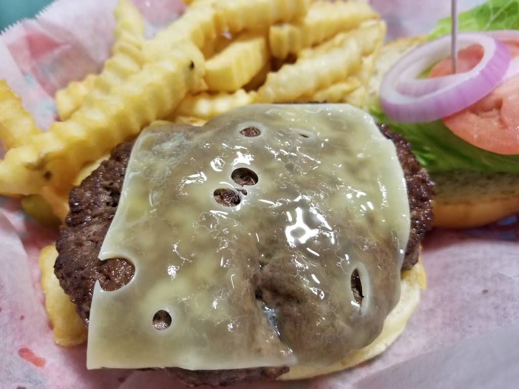 Top of the Hill Pub & Grill | restaurant | 1901 Main Street, Street Level, Bethlehem, NH 03574, USA | 6038695556 OR +1 603-869-5556