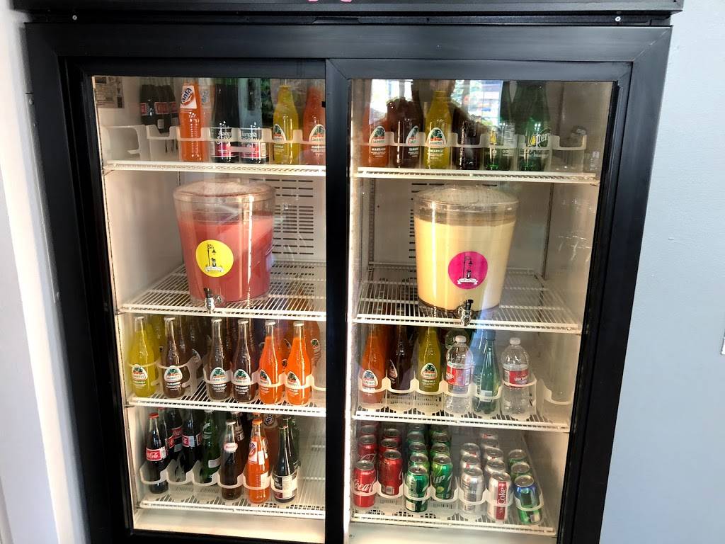 Craft and Taco Lounge | restaurant | 511 W Valley Pkwy, Escondido, CA 92025, USA | 4429995858 OR +1 442-999-5858