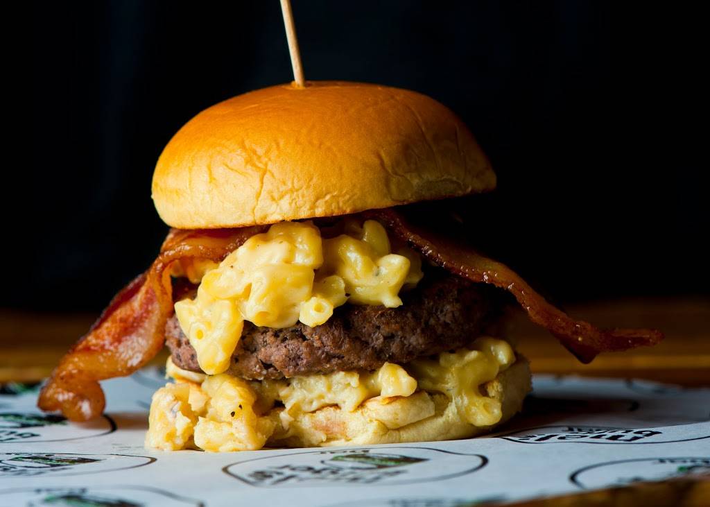 Mels Burger Bar | restaurant | 2850 Broadway, New York, NY 10025, USA | 2128657100 OR +1 212-865-7100