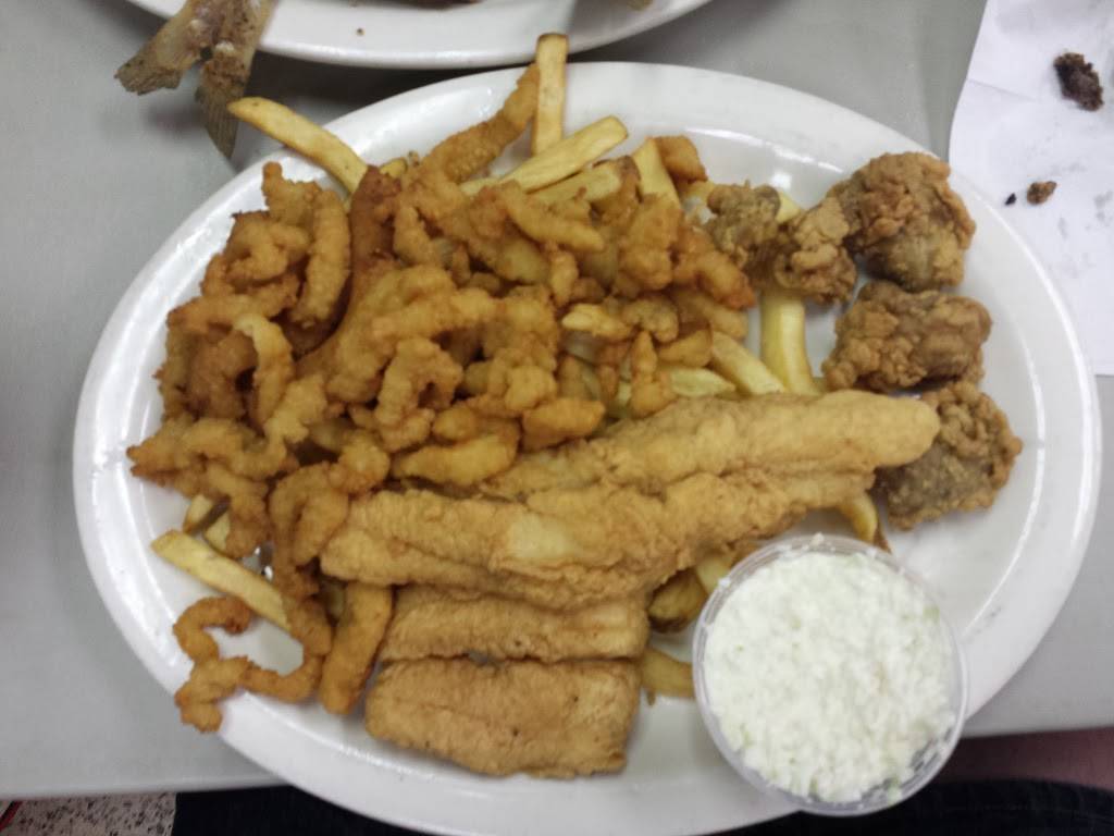 Colonial Fish Camp | restaurant | 1607 Cherokee Ave, Gaffney, SC 29340, USA | 8644877366 OR +1 864-487-7366