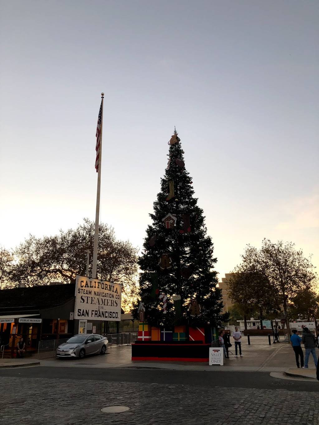 Railroad Fish & Chips | restaurant | 1100 Front St, Sacramento, CA 95814, USA | 9164437300 OR +1 916-443-7300