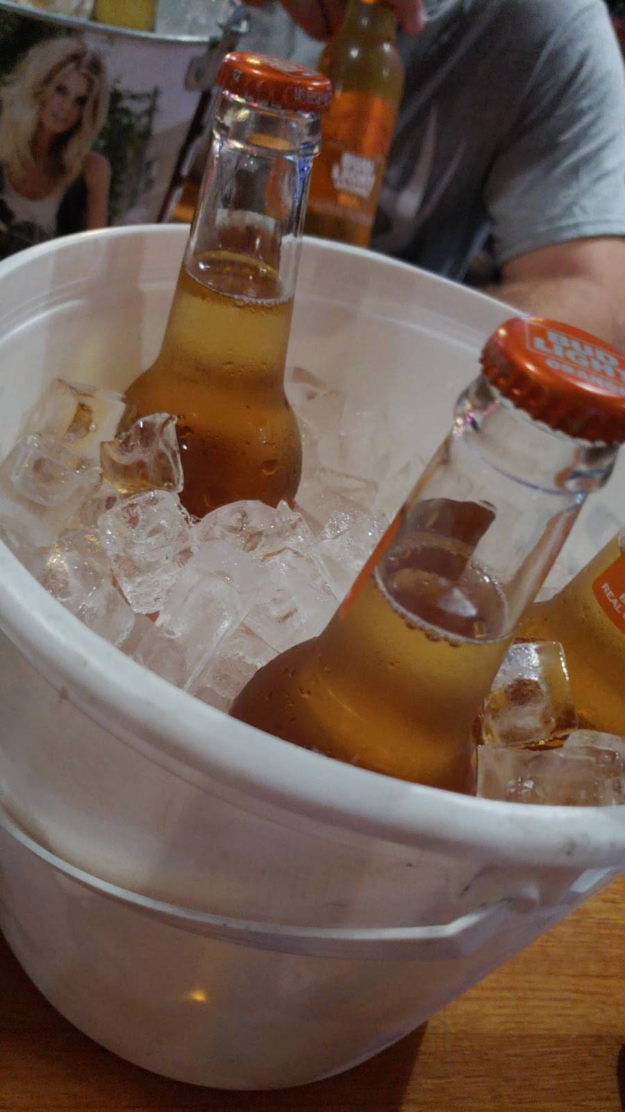 Captains Corner | restaurant | 1691 E Jefferson St, Brooksville, FL 34601, USA | 3527991987 OR +1 352-799-1987