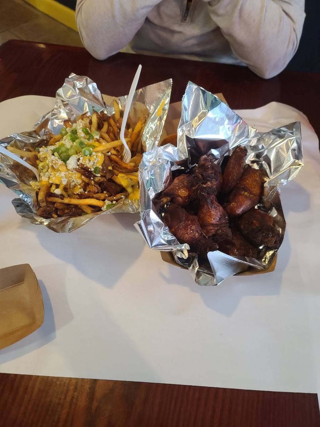 Fat Dans | restaurant | 221 E Kirkwood Ave, Bloomington, IN 47408, USA | 8122877944 OR +1 812-287-7944