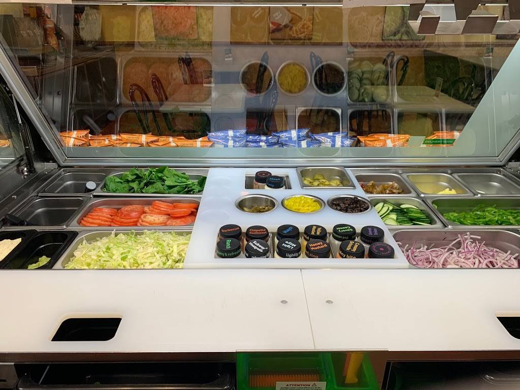 Subway | restaurant | 180 N King St, Northampton, MA 01060, USA | 4135862800 OR +1 413-586-2800
