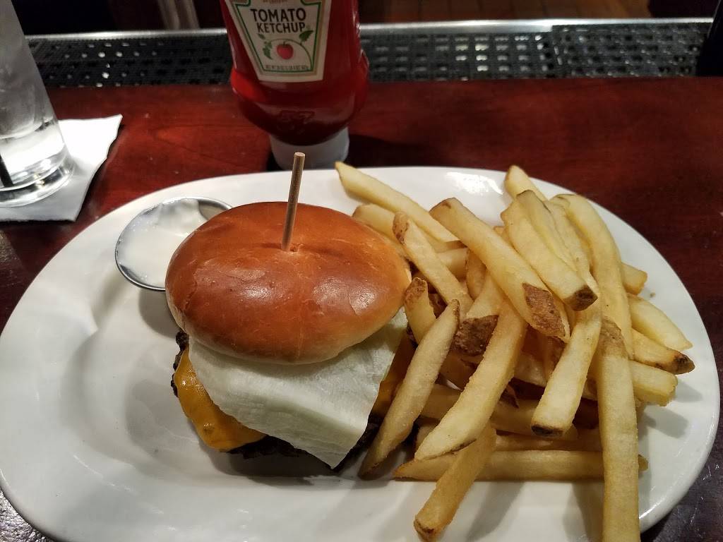 Houlihans | restaurant | 645 US-46, Fairfield, NJ 07004, USA | 9738081300 OR +1 973-808-1300