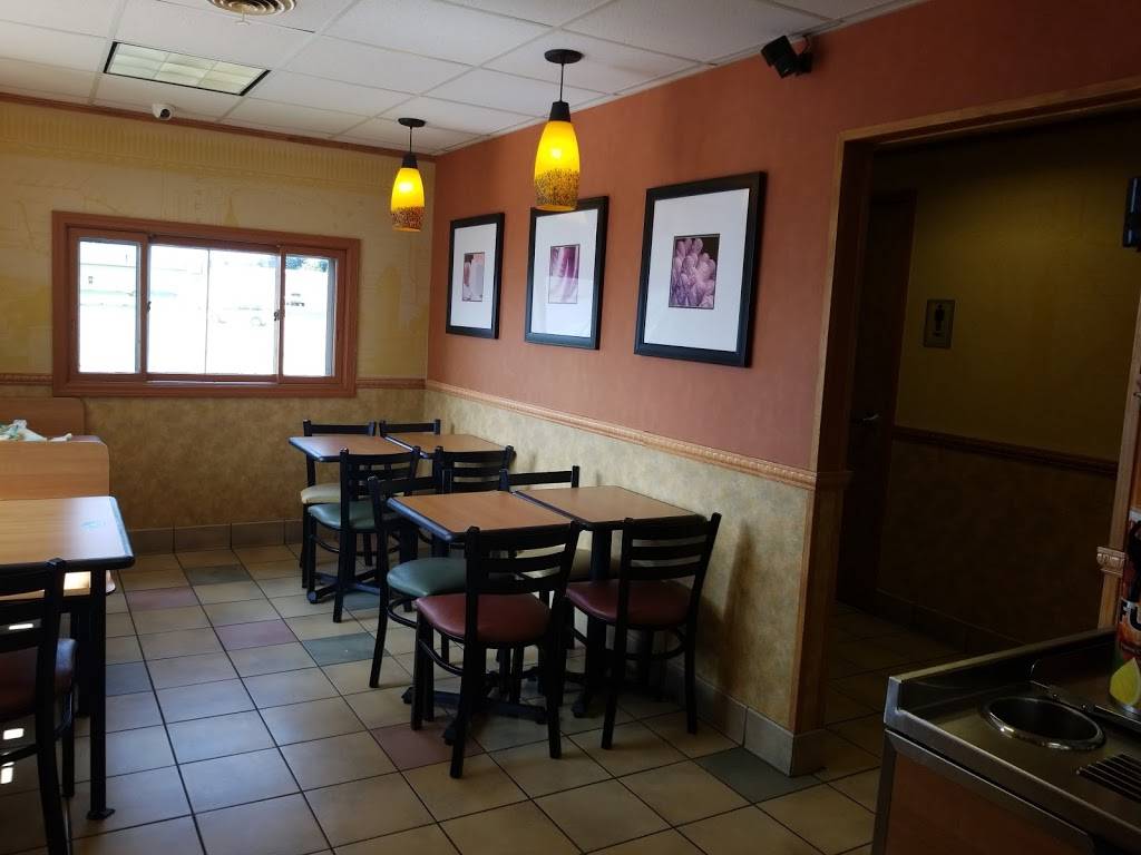 Subway | restaurant | 625 N Williams St, Mancelona, MI 49659, USA | 2315875110 OR +1 231-587-5110