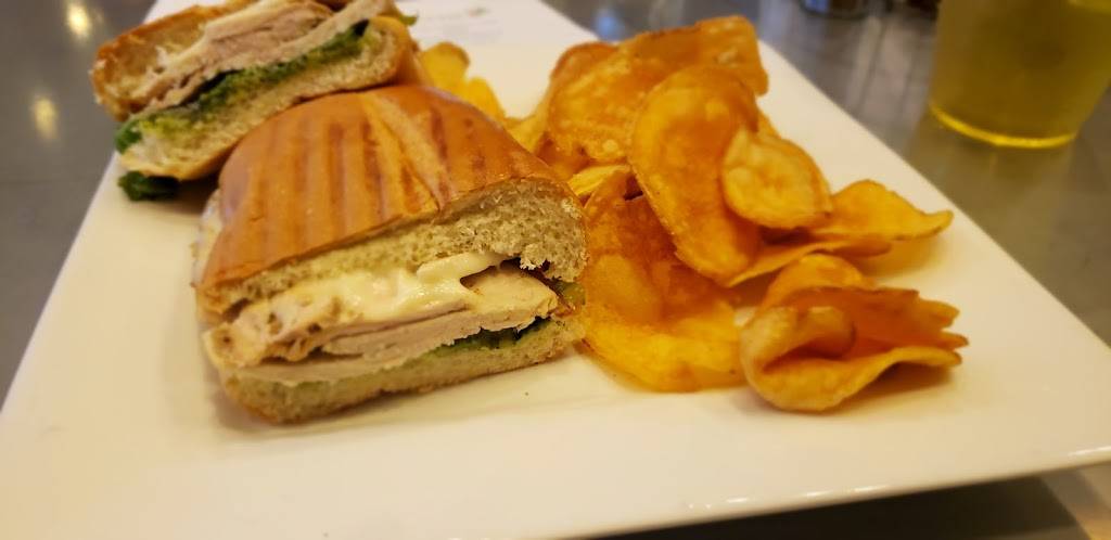 Greens on Tenth | cafe | 953 10th St, Modesto, CA 95354, USA | 2095721700 OR +1 209-572-1700