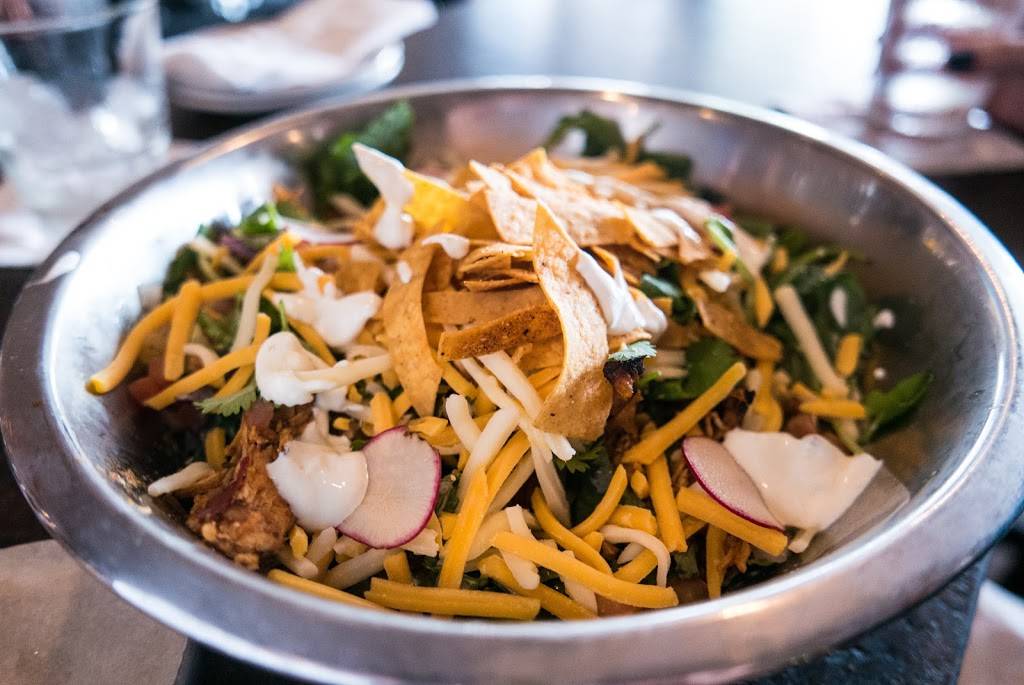 Hillside Tavern | restaurant | 6465 E Mockingbird Ln Ste. #386, Dallas, TX 75214, USA | 2148880152 OR +1 214-888-0152