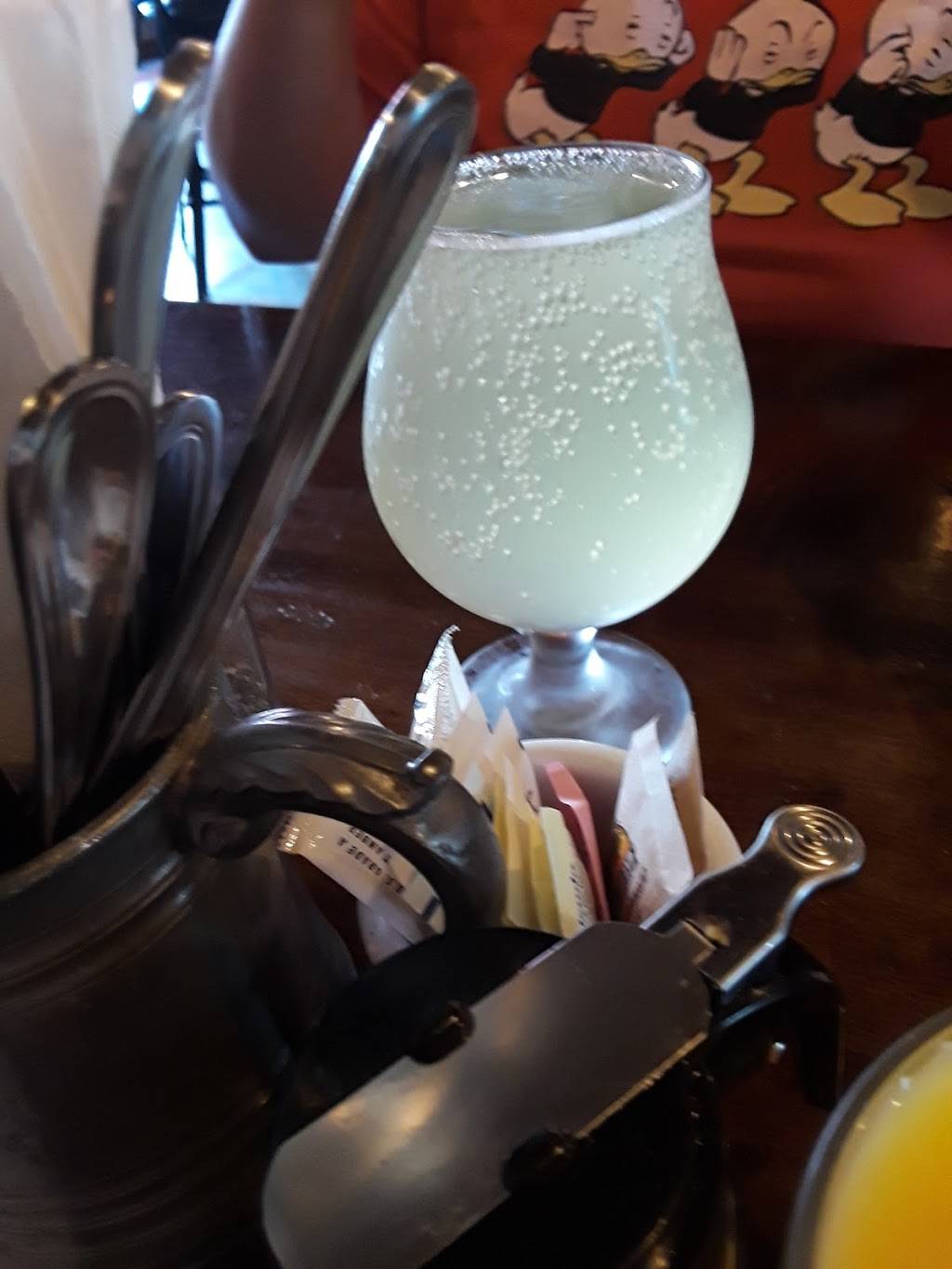 Yellow Belly | restaurant | 2611 De La Vina St, Santa Barbara, CA 93105, USA | 8057705694 OR +1 805-770-5694