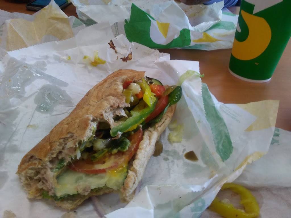 Subway Restaurants | restaurant | 2811 S Kedzie Ave, Chicago, IL 60623, USA | 7735791300 OR +1 773-579-1300
