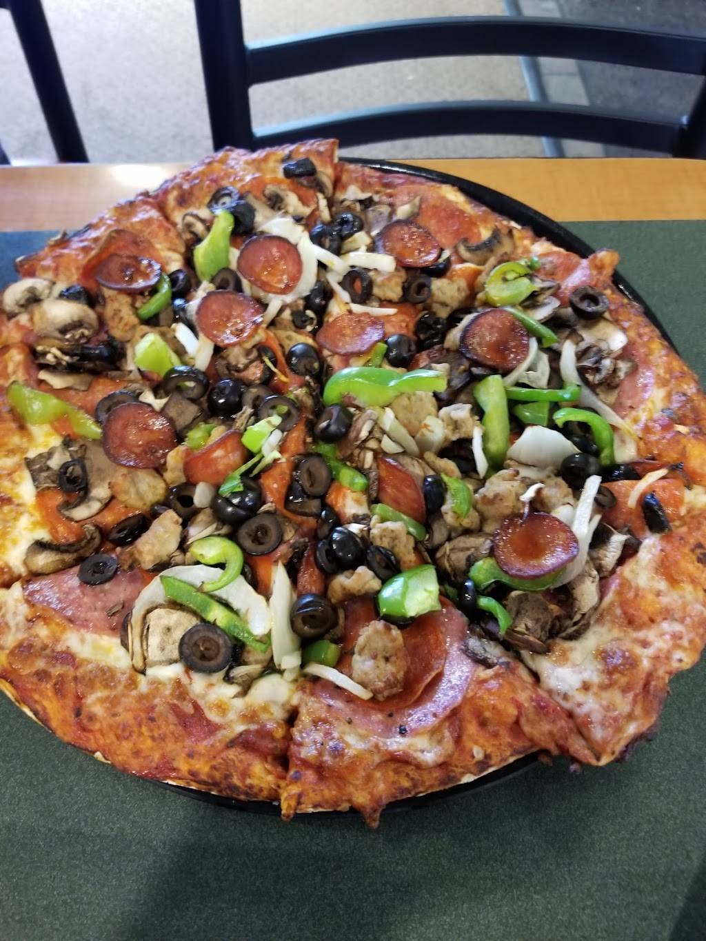 Round Table Pizza | meal delivery | 1409 Fitzgerald Dr, Pinole, CA 94564, USA | 5102225555 OR +1 510-222-5555
