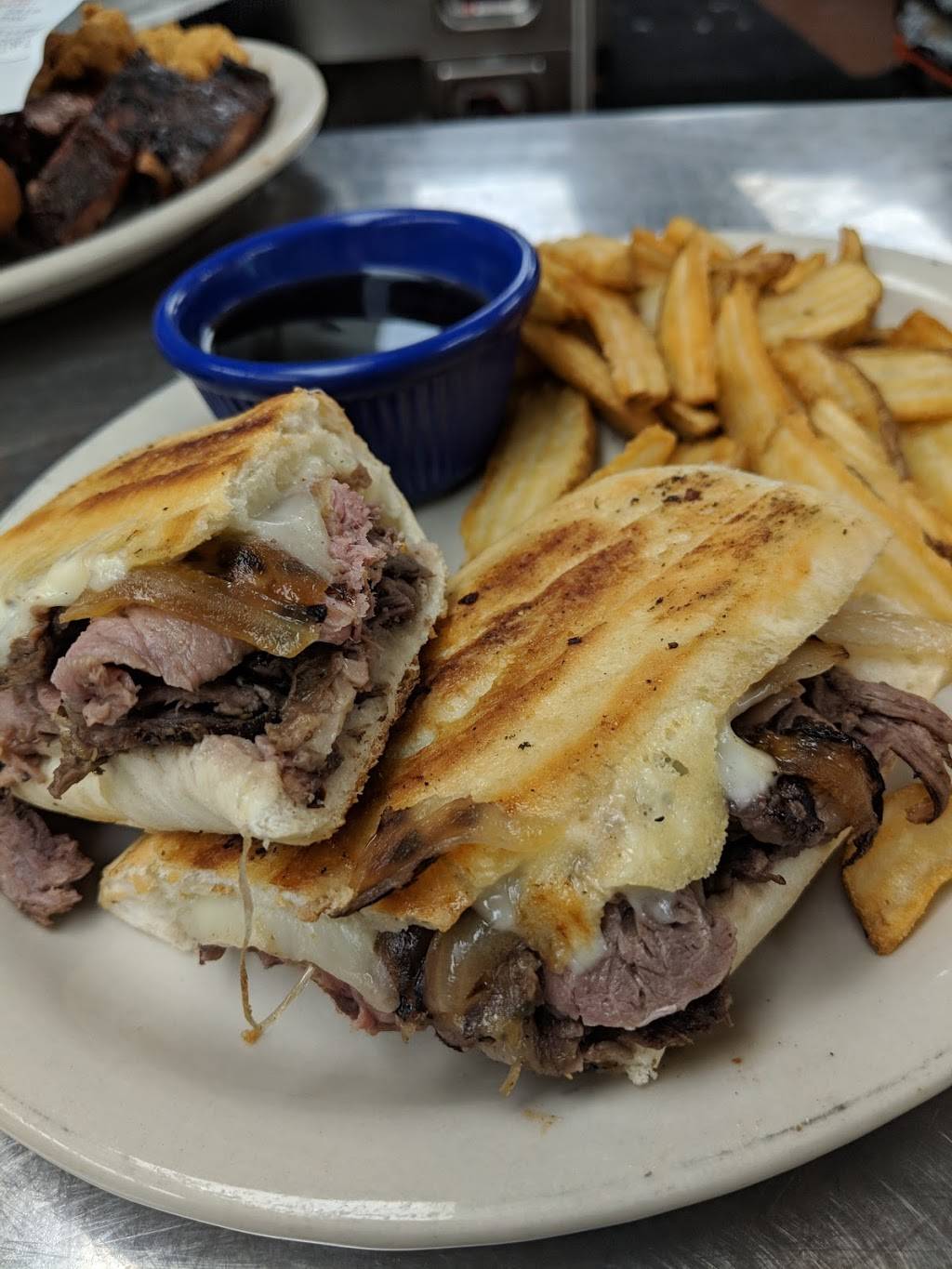 Daddy Joes Beach House BBQ and Grill | restaurant | 1400 W Floyd Baker Blvd, Gaffney, SC 29341, USA | 8644877427 OR +1 864-487-7427