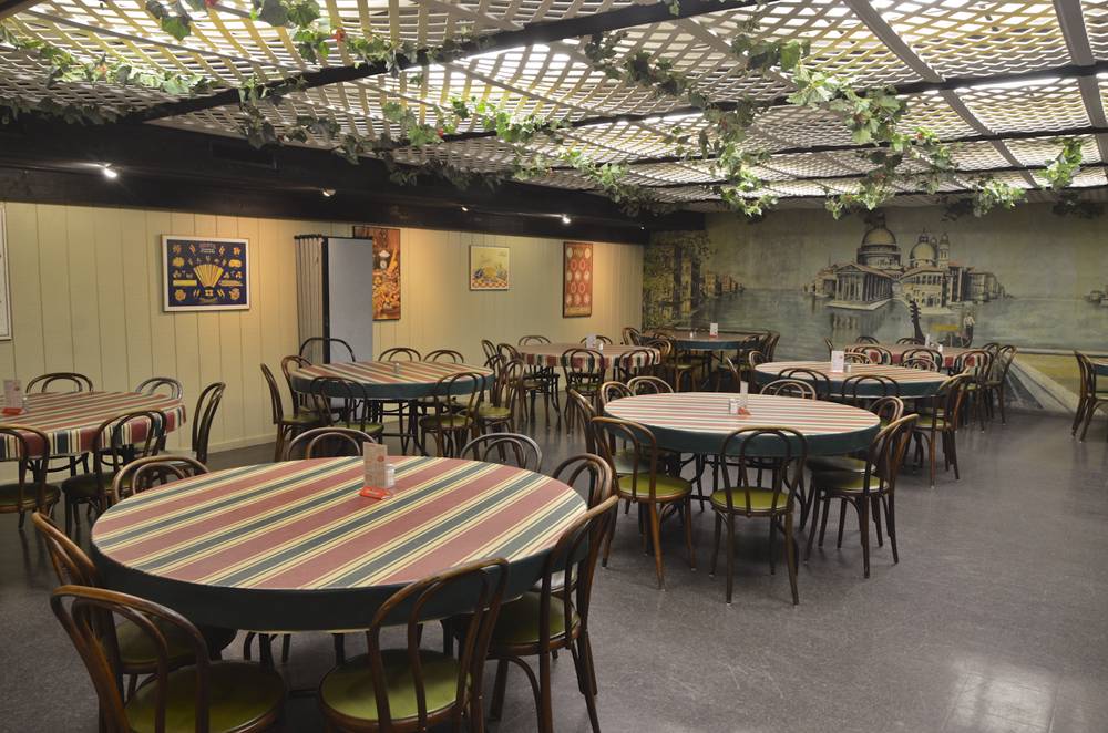 Pizza Villa | restaurant | 824 W Lincoln Hwy, DeKalb, IL 60115, USA | 8157588116 OR +1 815-758-8116