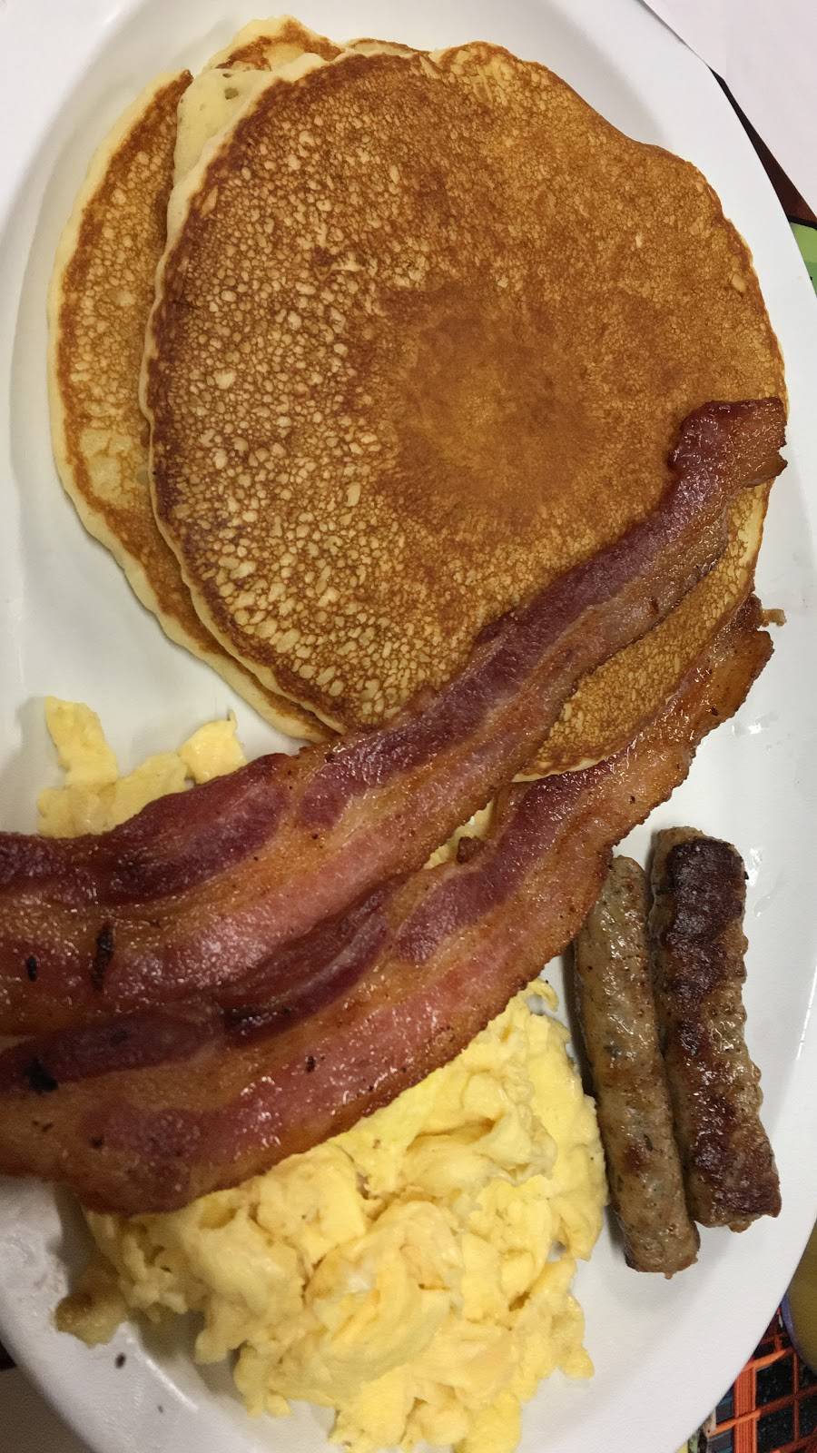 Ricks Iron Skillet | restaurant | 1131 S School Ave, Fayetteville, AR 72701, USA | 4794422200 OR +1 479-442-2200