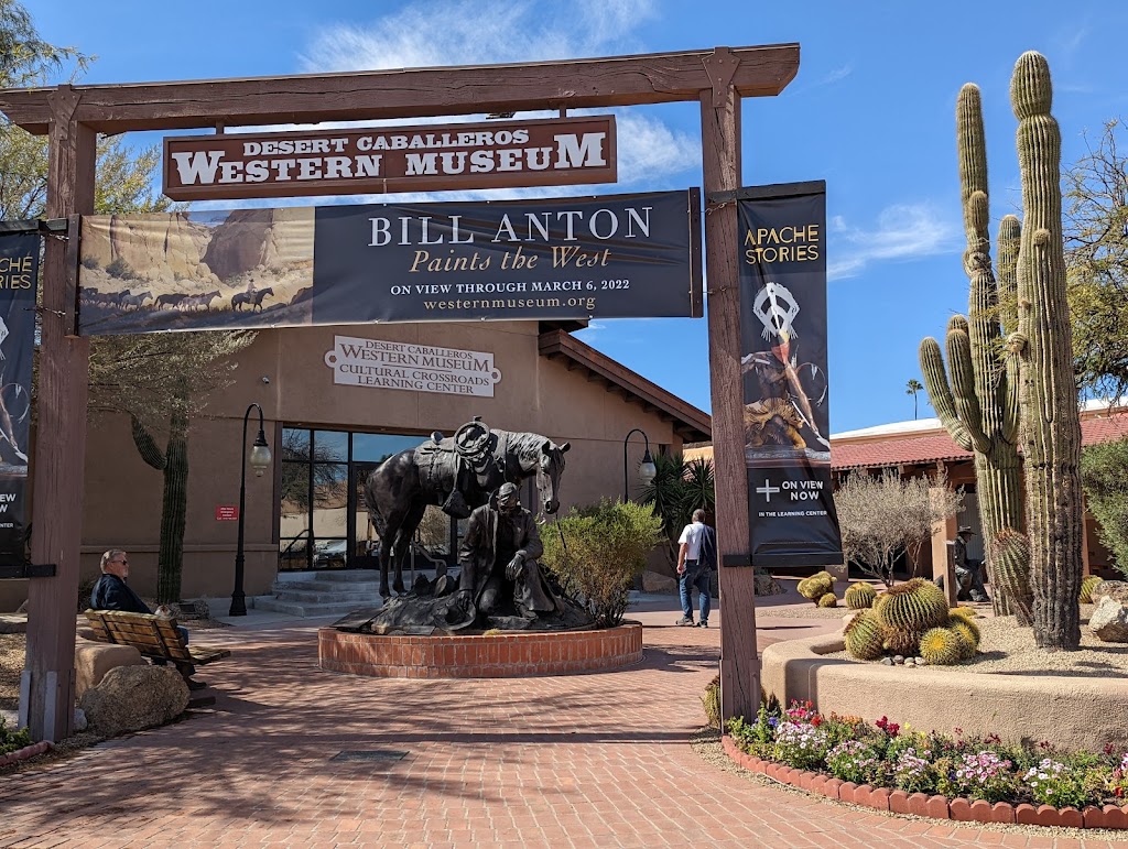 Mecca Bar And Grill | restaurant | 162 E Wickenburg Way, Wickenburg, AZ 85390, USA | 9286840760 OR +1 928-684-0760